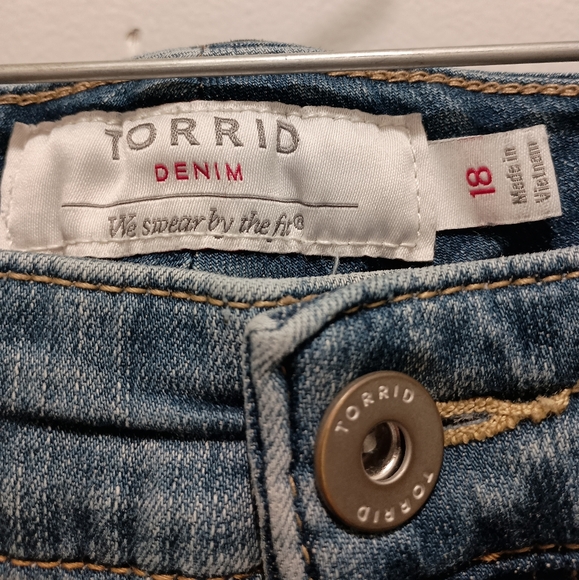 Torrid, Embroidered Jeans. Size 18 - Picture 3 of 4
